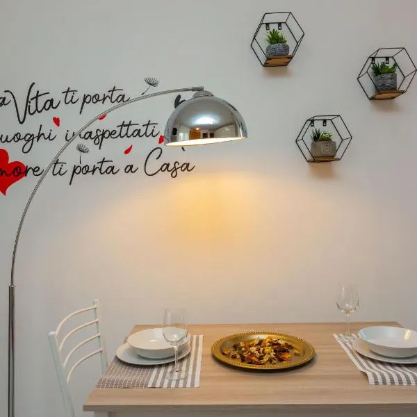 HAPPY HOUSE 7 minuti da MXP e 30 minuti da Milano, hotel in Busto Arsizio