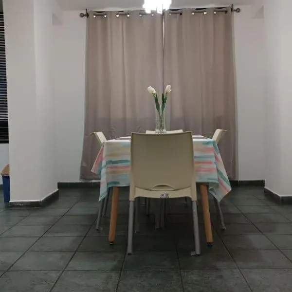 Apartment nice neighborhood, hotel in Maracay