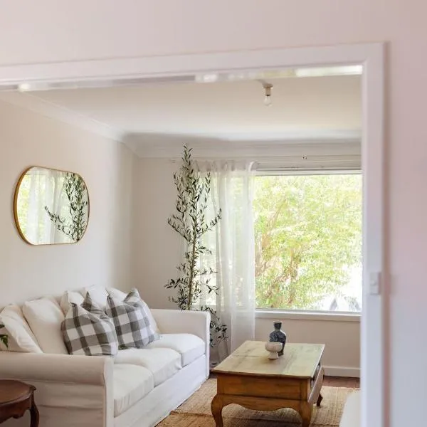 Pet Friendly Family Home in Bluff Point, hotel v destinaci Geraldton