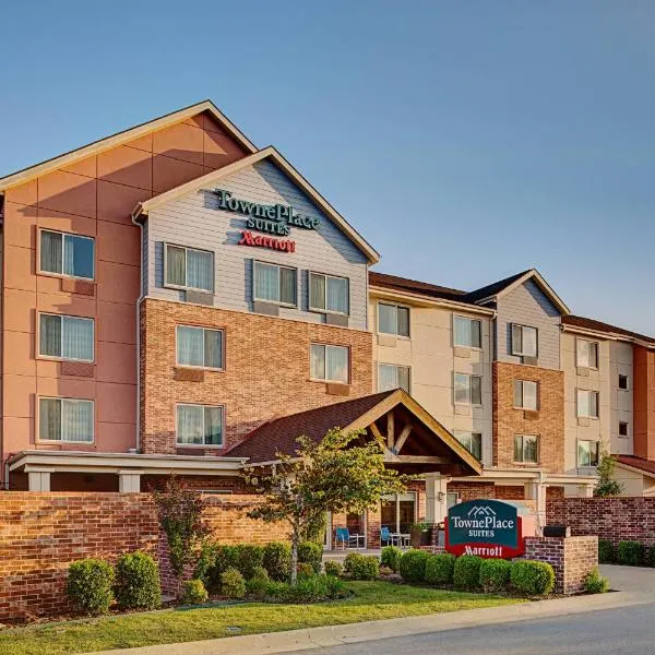 TownePlace Suites by Marriott Fayetteville N / Springdale, hotel in Johnson