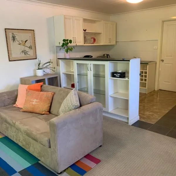Very Comfortable Granny Flat、ヤスのホテル