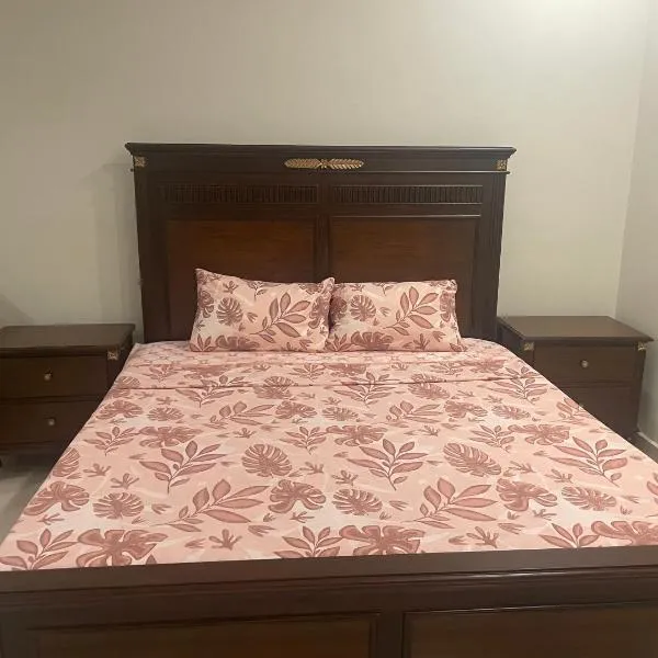 Cozy Corner Homestay, hotel v destinaci Lahore