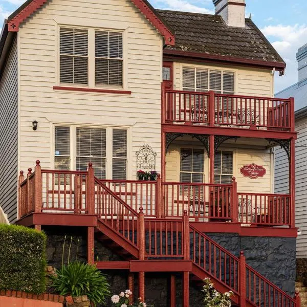 Mersey River Cottage ( cir 1888) Central location with Amazing Ocean and Habour Views., hotel v destinaci Devonport