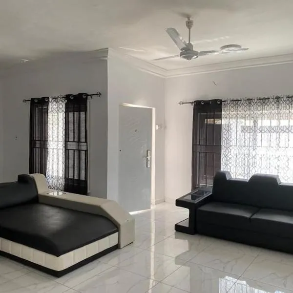 Sigma Theta Homes - Old Tafo, hotel v destinaci Kumasi
