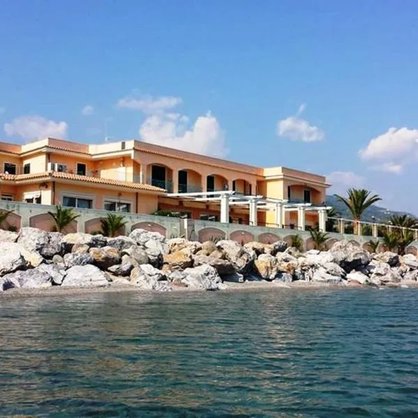 Hotel Ristorante La Lampara, hotel v destinácii Gizzeria