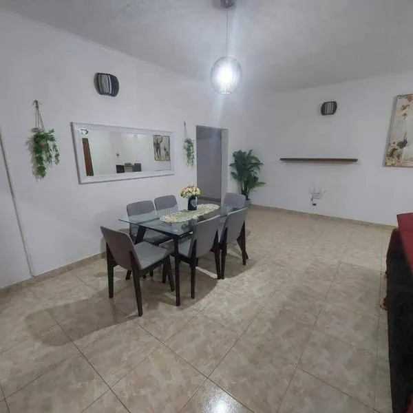 Résidence Dibéla Haut de Guégué, hotel v destinaci Libreville