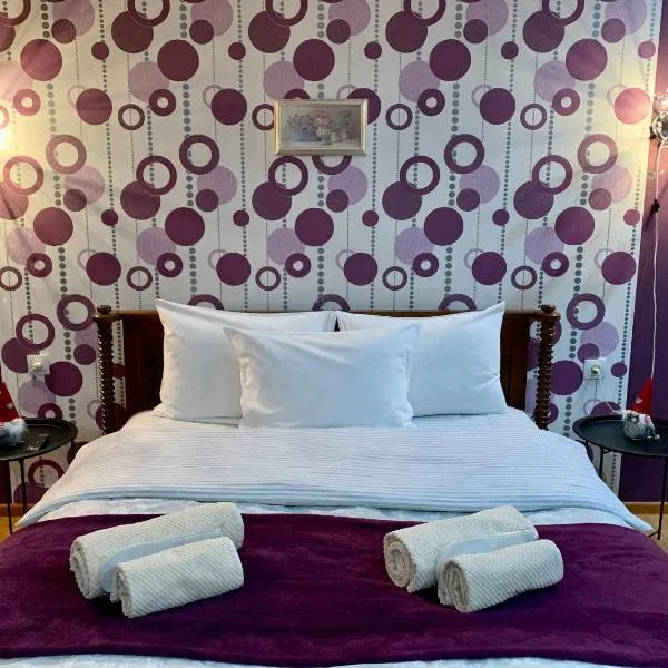 SDD Brothers - Дом с балконом в сердце Тбилиси, hotel in Tbilisi City
