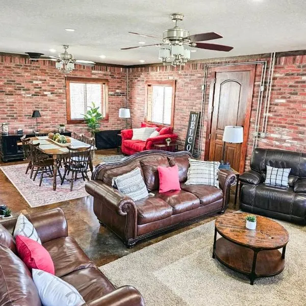 Beaver Lake Hideaway, hotel in Lowell