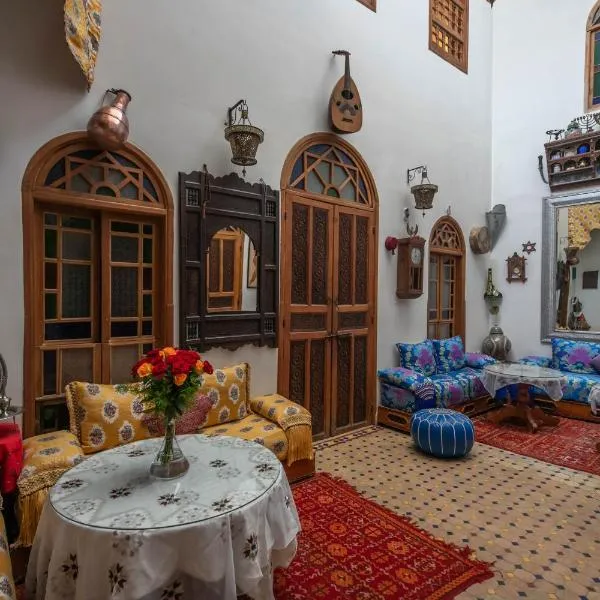 Riad Les Idrissides Chez LEA, hotel di Fès