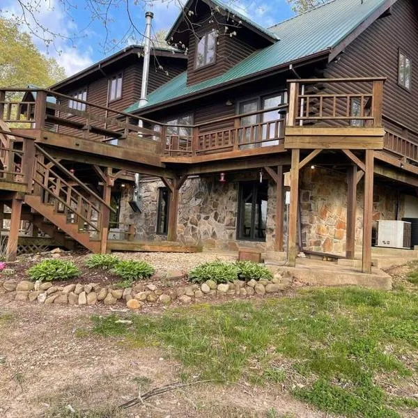 Buffalo River Lodge (Yellville)- Lower Level, hotel v destinaci Saint Joe