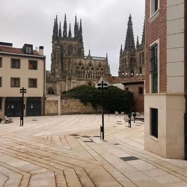 Ventana a Santa María, hotel in Burgos