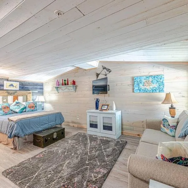 Something Fishy at Island Breeze of CB, hotel in Carolina Beach