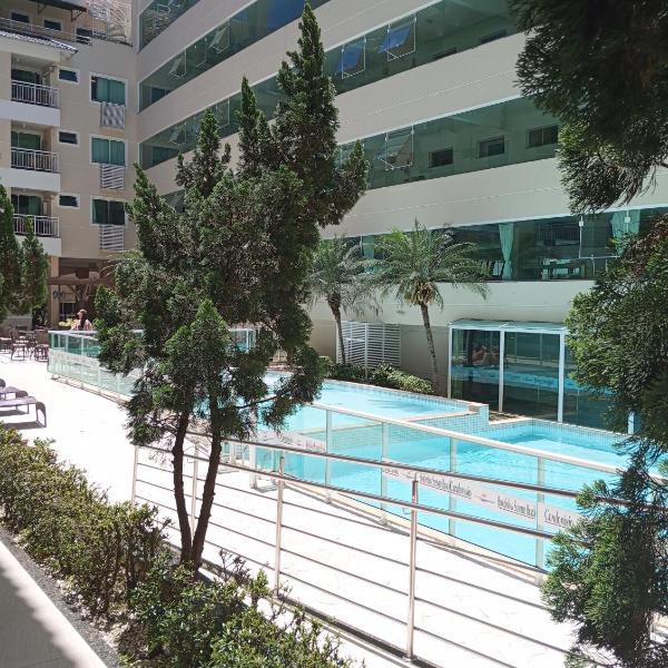 Apartamentos com piscinas na praia de Bombas