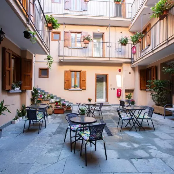 La Casa del Sarto - Rooms and Apartments, hotel v destinaci Lecco