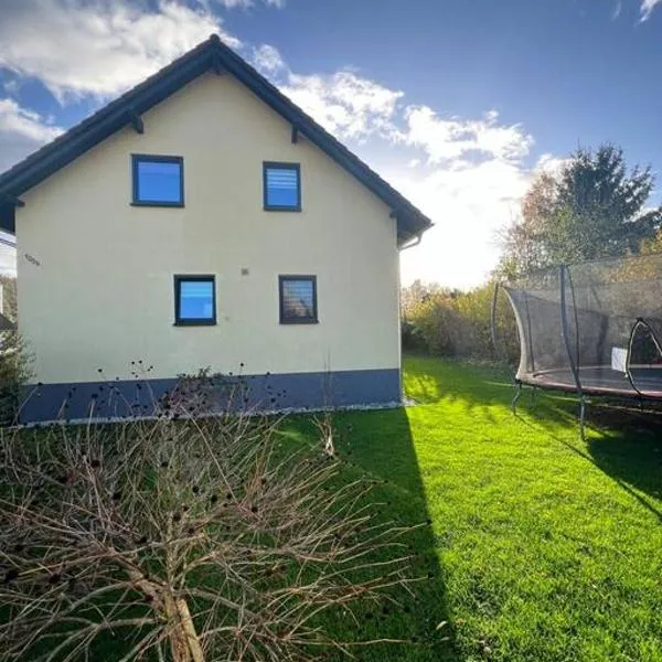 Schöne Ferienwohnung im Grünen, hotel in Hainichen