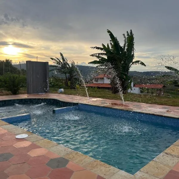 Cabaña Villa Lucia, hotel v destinaci San Gil