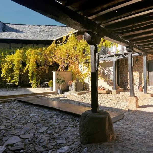 La Casa Grande Del Valle, hotel in Robledo de las Traviesas