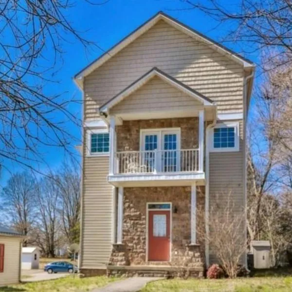 Skinny Big House in Jefferson City, ξενοδοχείο σε Jefferson City