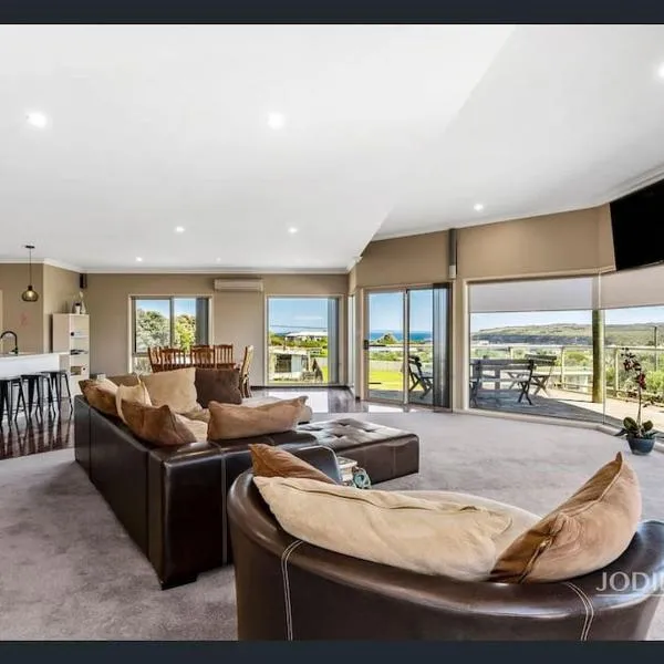 12 Apostles Beach House, hotel in Port Campbell