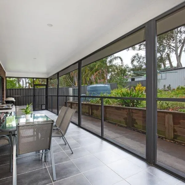 Tangerine - Pet Friendly - 3 Mins Walk to Beach, ξενοδοχείο σε Sanctuary Point