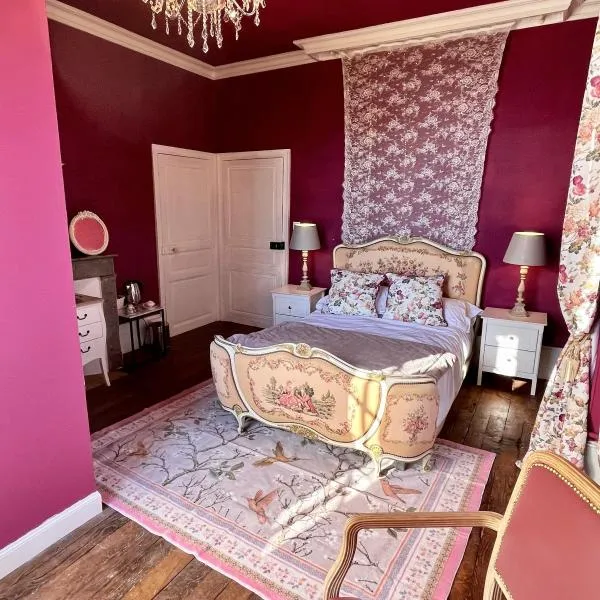 Maison de Mags & Mags Marie Antoinette Room – hotel w mieście Lanouaille