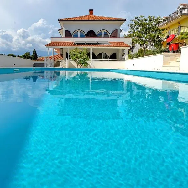 Villa Milicevo, hotel en Trogir