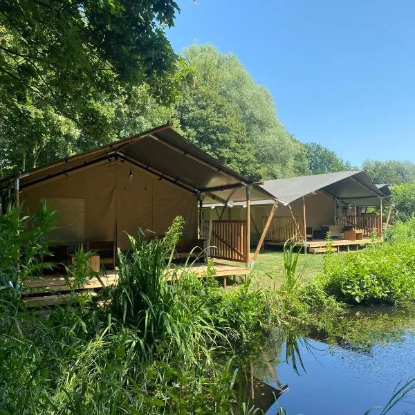 Luxe safaritent aan het water - Recreatiepark de Uilenburg, hotel v destinaci Hommerts