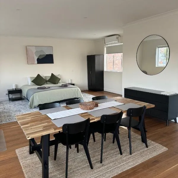 Away on Blende Studio Loft, hotel in Broken Hill