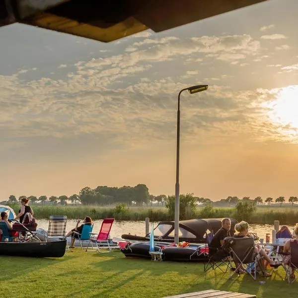 Camping Tussen de Diepen, hotel v destinaci Blokzijl