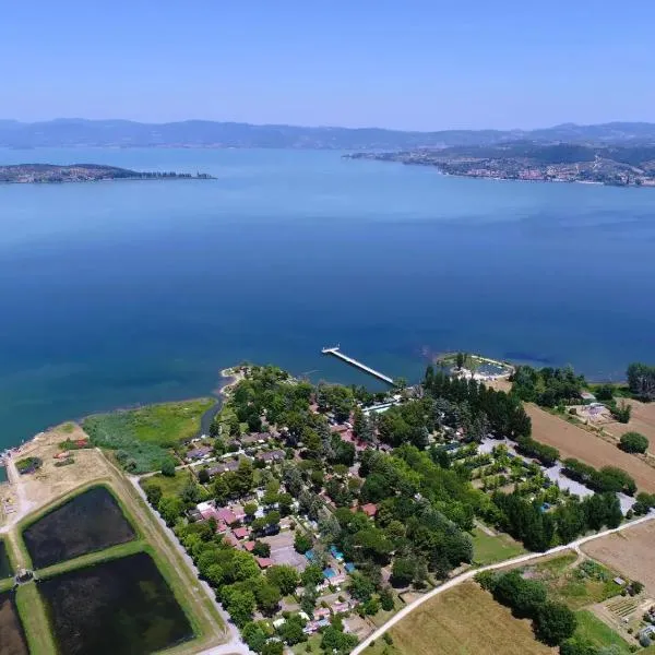 Trasimeno Glamping Resort, hotel v destinaci Magione