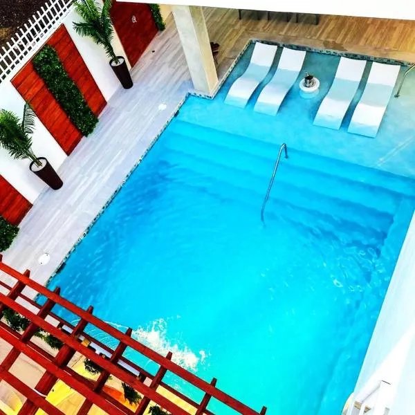 Nautilus by La Jamaca Hotels-Downtown La Parguera、ラハスのホテル