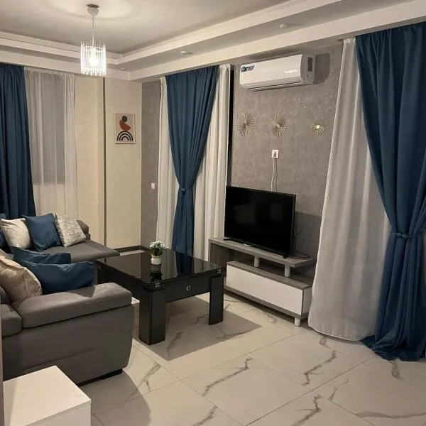 Two-Bedroom Apartment in Saburtalo District, hotel in Mskhaldidi