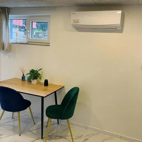Cool private room, hotel in Løsning