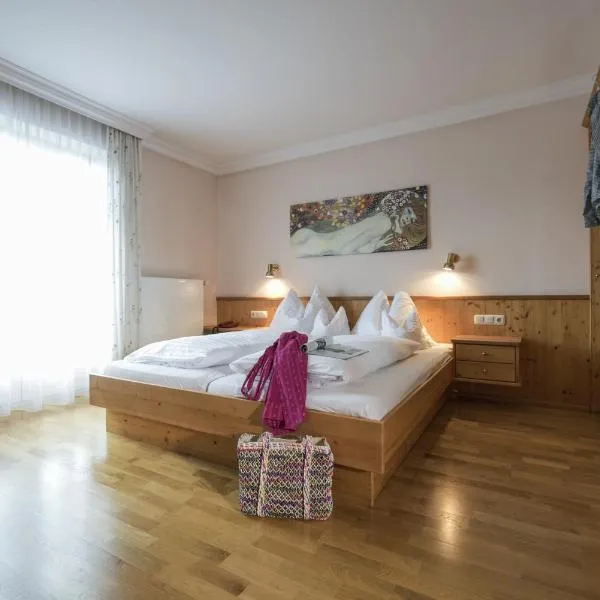 Hotel & Restaurant Ragginger Attersee, hotel in Nussdorf am Attersee