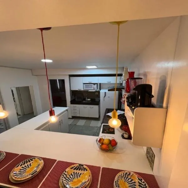 Apê 102, 2 quartos, Térreo | WiFi | JC STAYS, hotel i Carmo