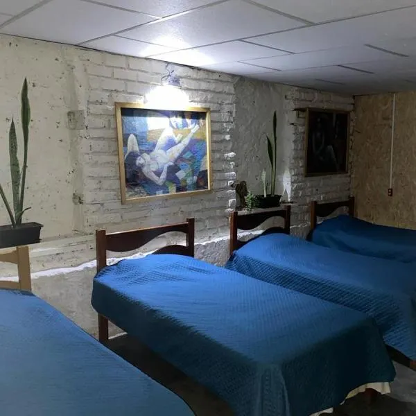 Enkanta Guest House, hotel di Trujillo