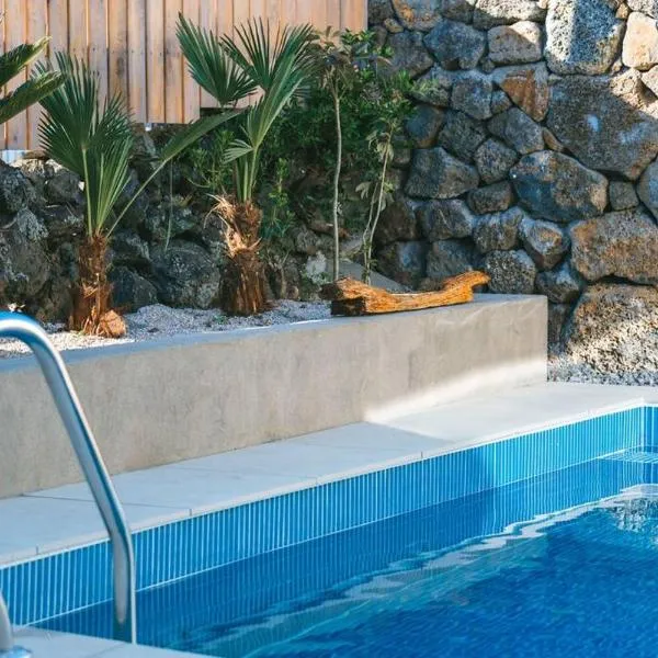Hold in Hamdeok with Pool, hotel en Jeju