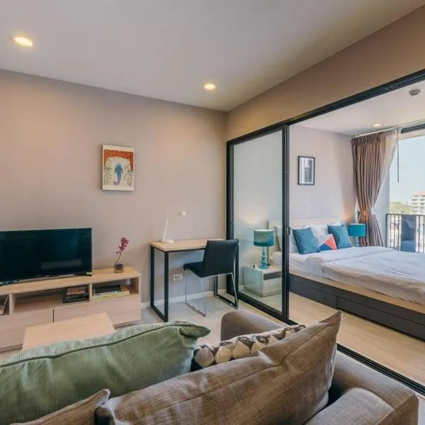 Modern Condo in Nimman (F606) by Pimolplace, hotel in Chiang Mai