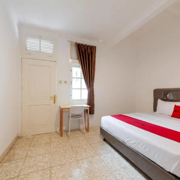 RedDoorz @ Kemang Dalam, ξενοδοχείο στην Τζακάρτα