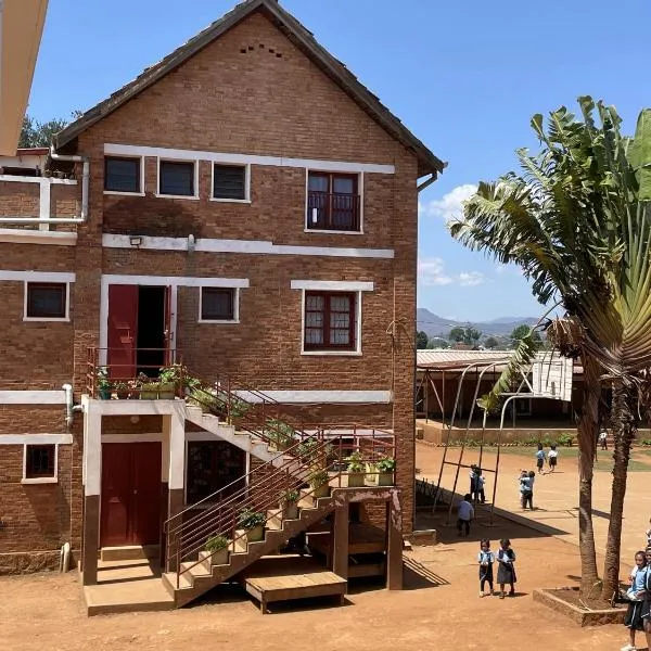 Chambres d'hôtes du lycée Picot de Clorivière dont les revenus financent l'éducation des élèves, hotelli kohteessa Antsirabe