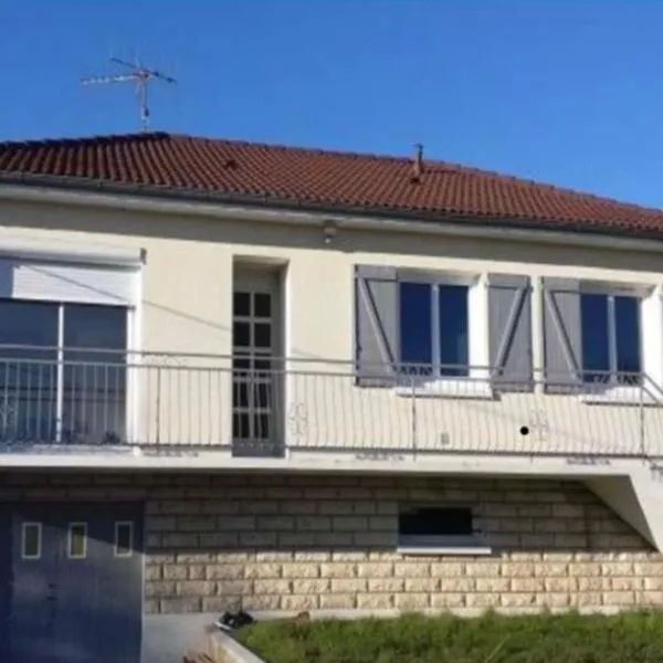 Maison à proximité du Futuroscope, hotel a Buxerolles