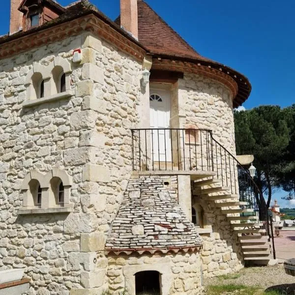 Domaine de la Tour de Pérès, hotel v destinaci Ayguetinte