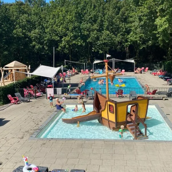 Holiday Park Duinhoeve, хотел в Udenhout