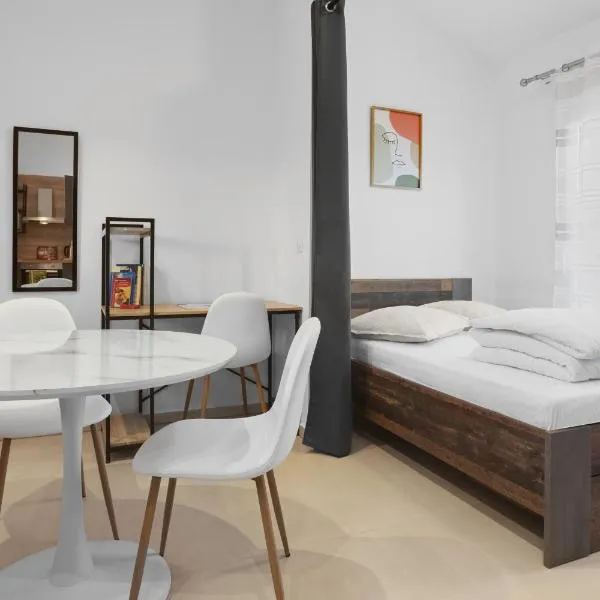 Appartement Moderne 1 à Fréjus, hotel en Fréjus