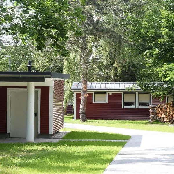 Feriendorf am Flämingbad Bungalow Nummer 23, hotel di Coswig