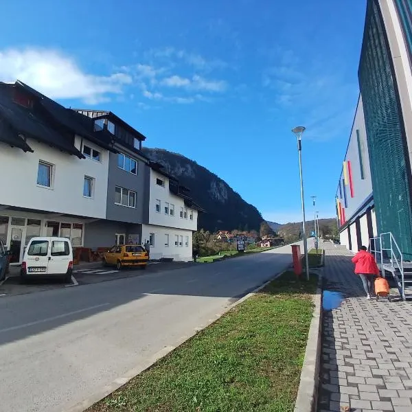 Sobe sa kupatilom Jajce, готель у місті Яйце