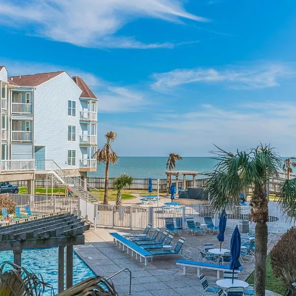 Octopus Gardens Private Boardwalk to the Beach Great Gulf views, hotel v destinaci Galveston