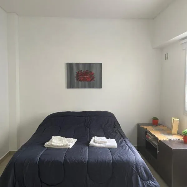 Dto Monte Grande 20' Aeropuerto EZE, hotel in Monte Grande