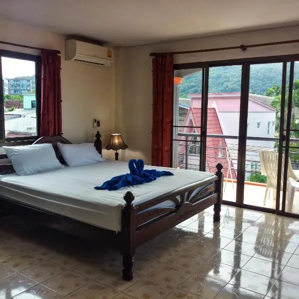 Kata Lina guesthouse, hotel v destinaci Kata pláž