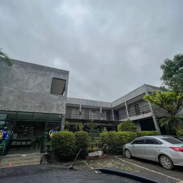 Come Moon Loft Hotel, hotel v destinaci Phrae